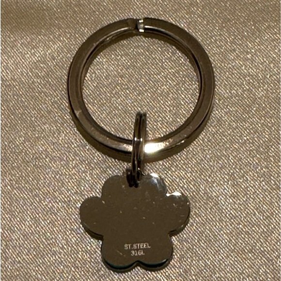 Dog Paw Key Chain - Picture 2 of 2